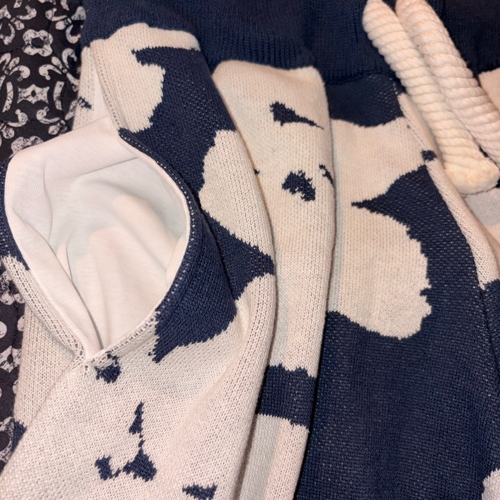 Family First Milano Blue Jacquard Floral Knit Shorts Made in Italy Size M $264 - Picture 4 of 9